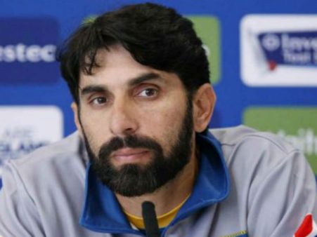 কাশ্মীর নিয়ে পাক কোচকে সাংবাদিকের বাউন্সার! উত্তরে তিনি যা বললেন