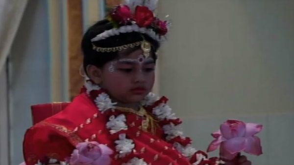 কুমারী পুজো! ভক্তদের ভিড় বেলুড় মঠে, দেখুন লাইভ