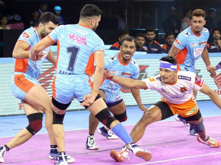 প্রো কবাডিতে বেঙ্গল ওয়ারিয়র্স বনাম পাটনা পাইরেটস ও ইউপি যোদ্ধা বনাম পুনেরি পল্টন