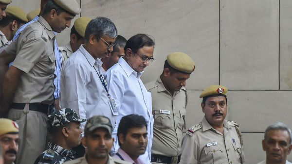 আইএনএক্স মামলায় চার্জশিট গঠন, চিদাম্বরম–কার্তির সঙ্গে নাম র‌য়েছে ইন্দ্রাণী মুখার্জিরও