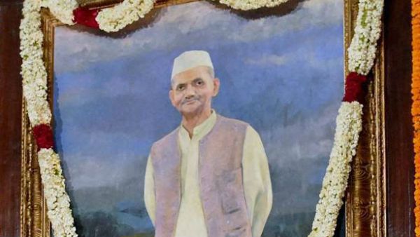 তাসখন্দ রহস্য: লাল বাহাদুর শাস্ত্রীকে ঘিরে কোন ঘটনা আজও ধোঁয়াশা তৈরি করে! কিছু অজানা কথা