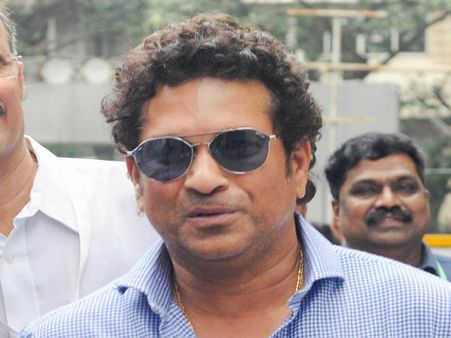 ৮৭তম বায়ুসেনা দিবসের প্য়ারেডে অংশ নিলেন সচিন তেন্ডুলকর, বিস্তারিত জেনে নিন