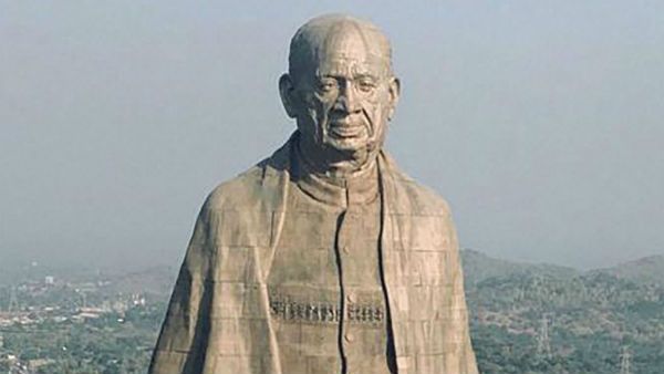 দেশের প্রশাসনিক দপ্তরগুলিতে প্রথম স্বরাষ্ট্রমন্ত্রী সর্দার প্যাটেলের ছবি লাগানোর নির্দেশ