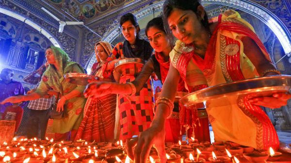 ৭২ বছর পর দিওয়ালিতে আলোকিত হল পাকিস্তানের এই মন্দিরটি