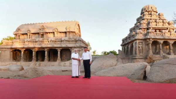 জিনপিংকে স্বাগত জানাতে মোদীর পরনে ধুতি! চিনের রাষ্ট্রনেতাকে নানা উপায়ে অভ্যর্থনা
