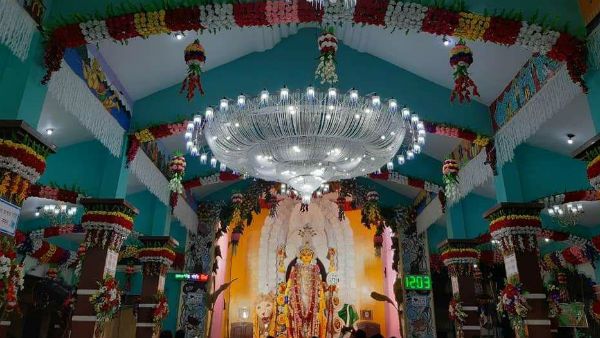 পরিবেশ দূষণের কথা মাথায় রেখে চন্দননগরে এবার সাড়ে সাত ফুটের কাগজের জগদ্ধাত্রী