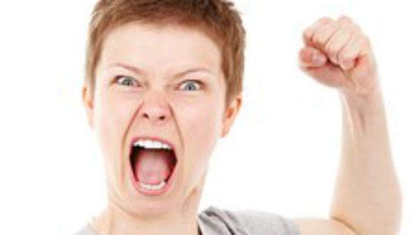 মশা মারতে ব্যর্থ, স্বামীকে ধরে পেটাল স্ত্রী