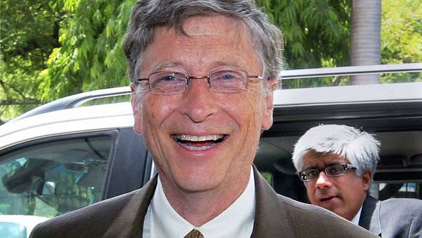 অ্যামাজনের জেফ বেজোসকে ফের পিছনে ফেলে বিশ্বের ধনী ব্যক্তির শিরোপা পেলেন বিল গেটস