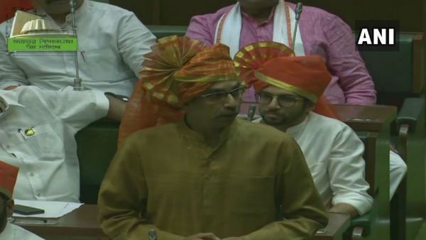 বিজেপির ওয়াকাউটের মাঝেই নিরুত্তাপ ফ্লোরটেস্ট, ধ্বনি ভোটে জয় উদ্ধব ঠাকরের