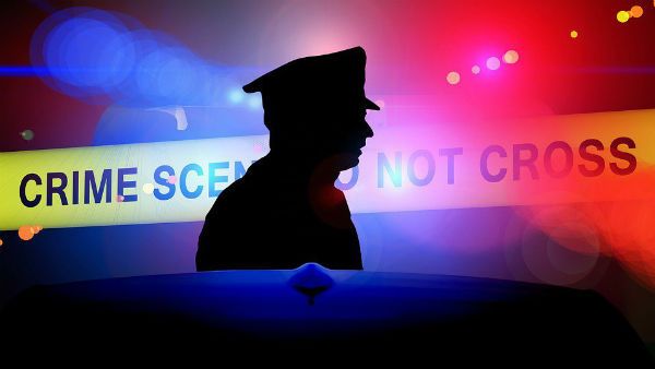 খাবার দিতে দেরি করায় রেস্তোরাঁর ম্যানেজারকে বেধড়ক মারধর করল পুলিশ