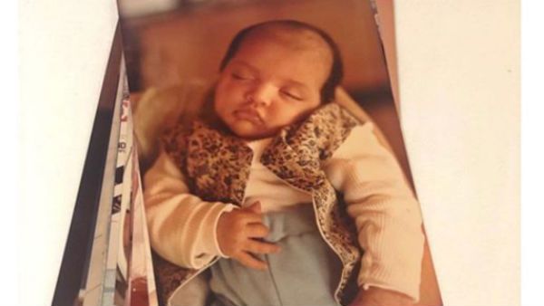 বলিউডের তাবড় সুন্দরী-সুপারস্টারের এই ছোটবেলার ছবি ঘিরে তোলপাড় ইন্টারনেট