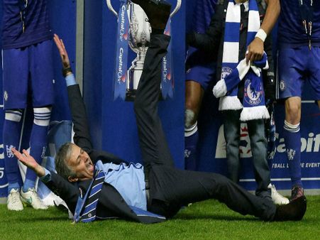 টেটেনহ্যাম হটস্পারের নতুন কোচের দায়িত্ব পেলেন মোরিনহো