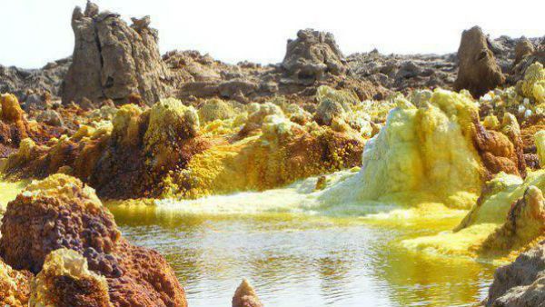 জল আছে, অথচ প্রাণ নেই! জানেন কি এই পৃথিবীতেই রয়েছে এরকম স্থান?