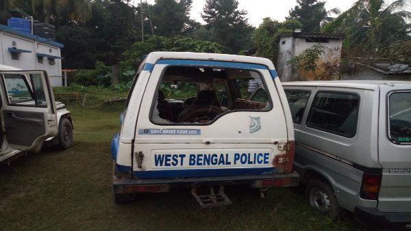 এবার খেজুরি আক্রান্ত পুলিশ! গৃহবধূর মৃতদেহ ছিনতাইয়ের চেষ্টা