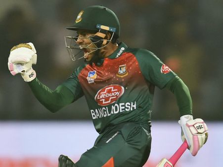 ভারতের বিরুদ্ধে ম্যাচ উইনিং ইনিংসের পর ছেলের কথা মনে পড়ছে মুশফিকুরের