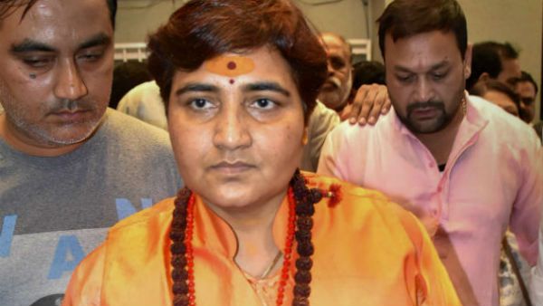 নাথুরাম গডসেকে দেশভক্ত বলে বিপাকে প্রজ্ঞা, মন্তব্যের অপব্যাখ্যার অভিযোগ