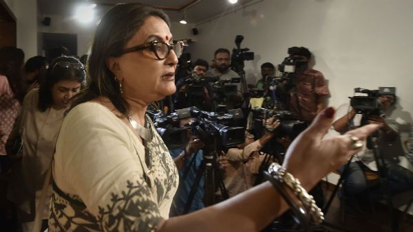 সংশোাধিত নাগরিকত্ব আইনের বিরুদ্ধে প্রতিবাদ, রাস্তায় নামলেন অপর্ণা, কৌশিকরা