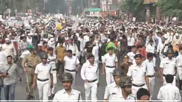 এনআরসি আতঙ্ক বাংলাজুড়ে, নাগরিক সংশোধনী বিলের বিরোধিতায় জ্বলছে কলকাতাও