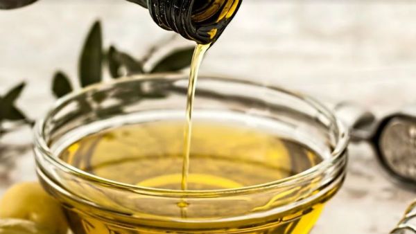 মধ্যবিত্তদের জন্য সুখবর, এক ধাক্কায় অনেকটাই কমতে পারে রান্নার তেলের দাম