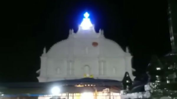 CAA নিয়ে অগ্নিগর্ভ পরিস্থিতিতে চার্চের দরজা খুলল মুসলিমদের নমাজের জন্য!কোথায় ঘটল এমন