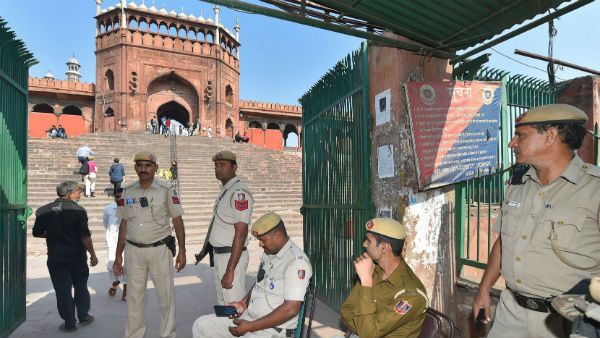 ‌সিএএ নিয়ে প্রতিবাদ করতে জামা মসজিদে জমায়েত, জারি ১৪৪ ধারা