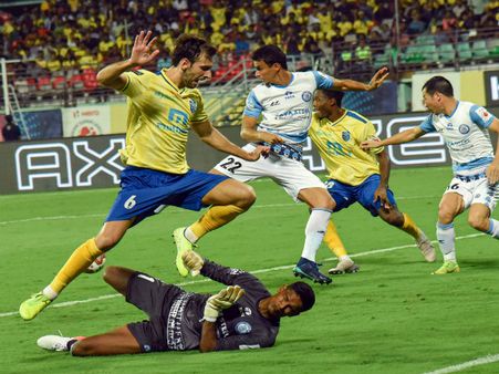 আইএসএলে নর্থইস্ট ইউনাইটেড ও কেরালা ব্লাস্টার্সের ম্যাচ ড্র