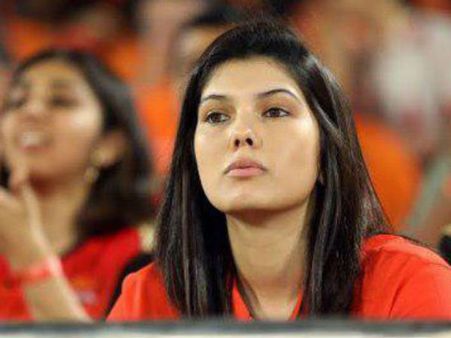 সানরাইজার্স হায়দরাবাদ ক্যাম্পে কে এই মিস্ট্রি গার্ল! জেনে নিন