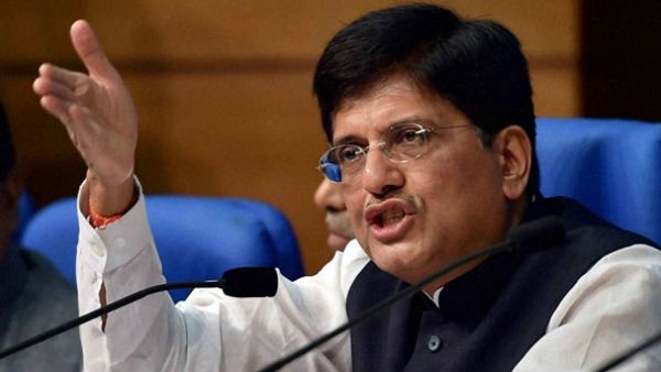 মাইনে বাড়ানোয় রেলের লোকসান! খতিয়ান দিলেন রেলমন্ত্রী গোয়েল