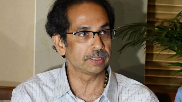 দু'সপ্তাহ কেটে গেলেও এখনও পর্যন্ত মহারাষ্ট্রে মন্ত্রিসভা গড়তে পারল না শিবসেনা