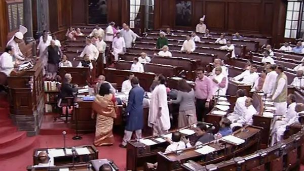 রাজ্যসভায় পরীক্ষার আগে বিরোধীদের বাক্যবাণে বিদ্ধ অমিত শাহের নাগরিকত্ব সংশোধনী বিল