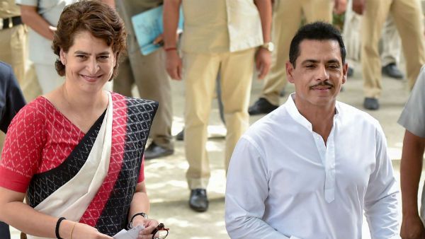 উত্তরপ্রদেশ পুলিশের কোনও বাধা আটকাতে পারলোনা প্রিয়াঙ্কাকে, স্ত্রী-র জন্য গর্বিত রবার্ট