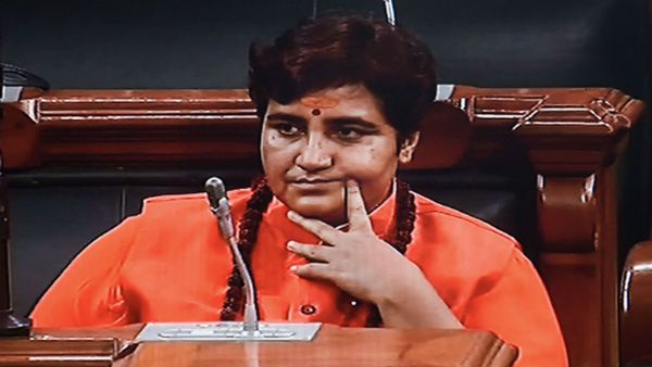 প্রজ্ঞাকে জ্বালিয়ে দেওয়ার হুমকি, পুলিসের কাছে নিরাপত্তা চাইলেন বিজেপি সাসংদ