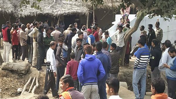 উন্নাওয়ের ধর্ষিতার মৃত্যুতে গোটা উত্তরপ্রদেশ জুড়ে চলছে জোরদার বিক্ষোভ
