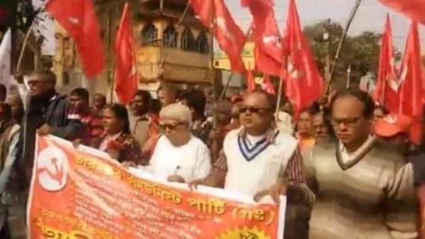 সিএএ নিয়ে মোদী ডাহা মিথ্যে বলছেন আর মমতা শুধু হেঁটেই চলেছেন, কটাক্ষ বিমানের