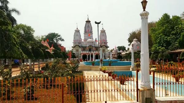 প্রসাদ তৈরি বন্ধ, অনশনে বসলেন গোরখনাথ মন্দিরের পূজারী ও সেবাইতরা