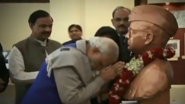 ‌তাঁর অবদান দেশবাসী মনে রাখবে সর্বদা, টুইটারে নেতাজিকে শ্রদ্ধা জানালেন প্রধানমন্ত্রী