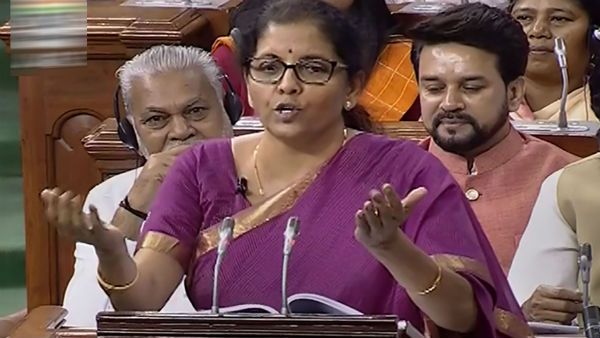 কেন্দ্রীয় বাজেট ২০২০ : অর্থমন্ত্রী নির্মলা সীতারমনের কাছ থেকে সাধারণ মানুষ প্রধানত কী কী আশা রাখছেন?