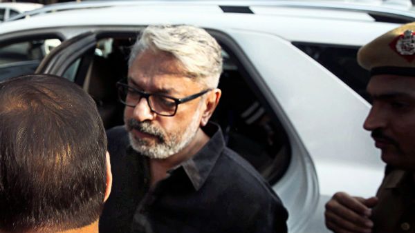 রণবীর কাপুরের পর করোনায় আক্রান্ত সঞ্জয় লীলা বনশালী, কোয়ারেন্টাইনে প্রেমিকা আলিয়া