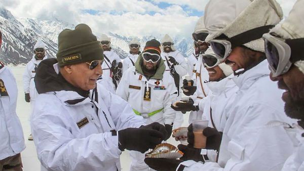 হাড় কাঁপানো ঠান্ডায় পর্যাপ্ত পোশাক, খাদ্য পান না সিয়াচেনের প্রহরীরা, কী বলছে ক্যাগ রিপোর্ট