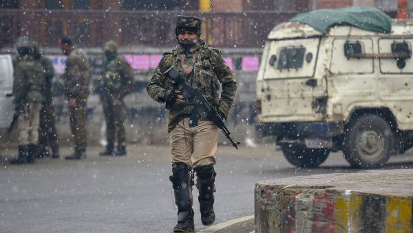 ৩৭০ ধারা প্রত্যাহারের পাঁচ মাস পর মুক্তি পেলেন চার কাশ্মীরি রাজনীতিবিদ