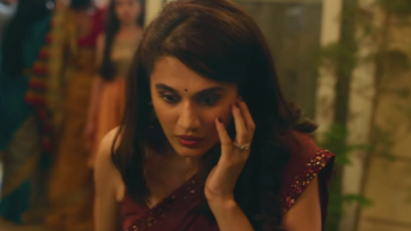 মোদী সরকারের সমালোচনা, অনুরাগ কাশ্যপ সহ বলিউড তারকাদের বাড়িতে আয়কর হানা