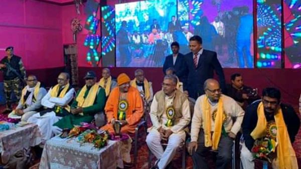 দিলীপ ঘোষের সঙ্গে একই মঞ্চে তৃণমূল! শোকজ বিধায়ককে, অপাসারিত ব্লক সভাপতি