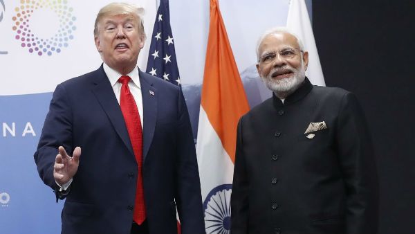 করোনা আবহে মার্কিন নাগরিকত্ব সংকট, গ্রিন কার্ড দেওয়া স্থগিত রাখল ট্রাম্প প্রশাসন