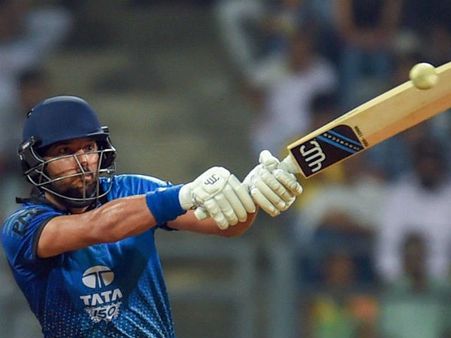 LIVE করোনা মেকাবিলায় ৫০ লক্ষ দান যুবরাজের