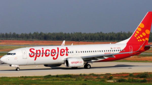 ভয়ঙ্কর ঝড়ের কবলে বিমান: তদন্ত চলাকালীন ছুটিতেই থাকবেন সমস্ত ক্র'সদস্যরা