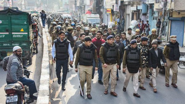 ‌‘‌স্বাধীনতা চাই, এই নাও’‌, ২৩ বছরের তরুণকে মারধর পুলিশের, ভাইরাল ভিডিও