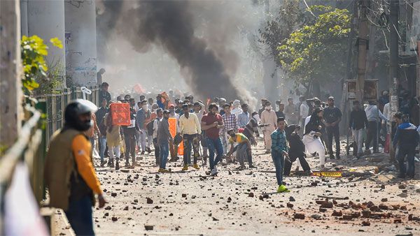 দিল্লি দাঙ্গার চার্জশিটে সীতারাম ইয়েচুরি-যোগেন্দ্র যাদব-জয়তী ঘোষের নাম! প্রতিবাদ