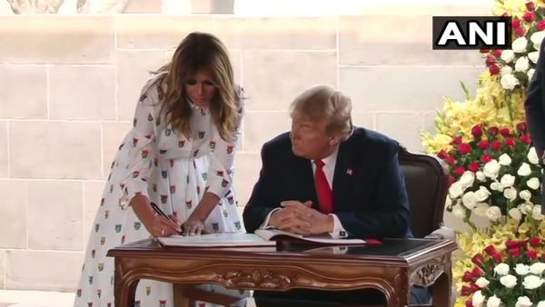 নমস্তে ট্রাম্প : সবরমতীর ভুল শোধরালেন রাজঘাটে! গান্ধী দর্শন নিয়ে 'নোট' মার্কিন প্রেসিডেন্টের