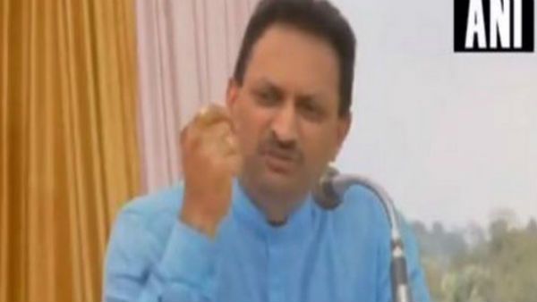 মহাত্মা গান্ধীর স্বাধীনতা সংগ্রামকে 'নাটক' বলে আখ্যা বিজেপি সাংসদের