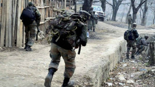 নিরাপত্তারক্ষীদের গুলিতে খতম তিন হিজবুল জঙ্গি, পুলওয়ামায় বাড়ছে অনুপ্রবেশের চেষ্টা